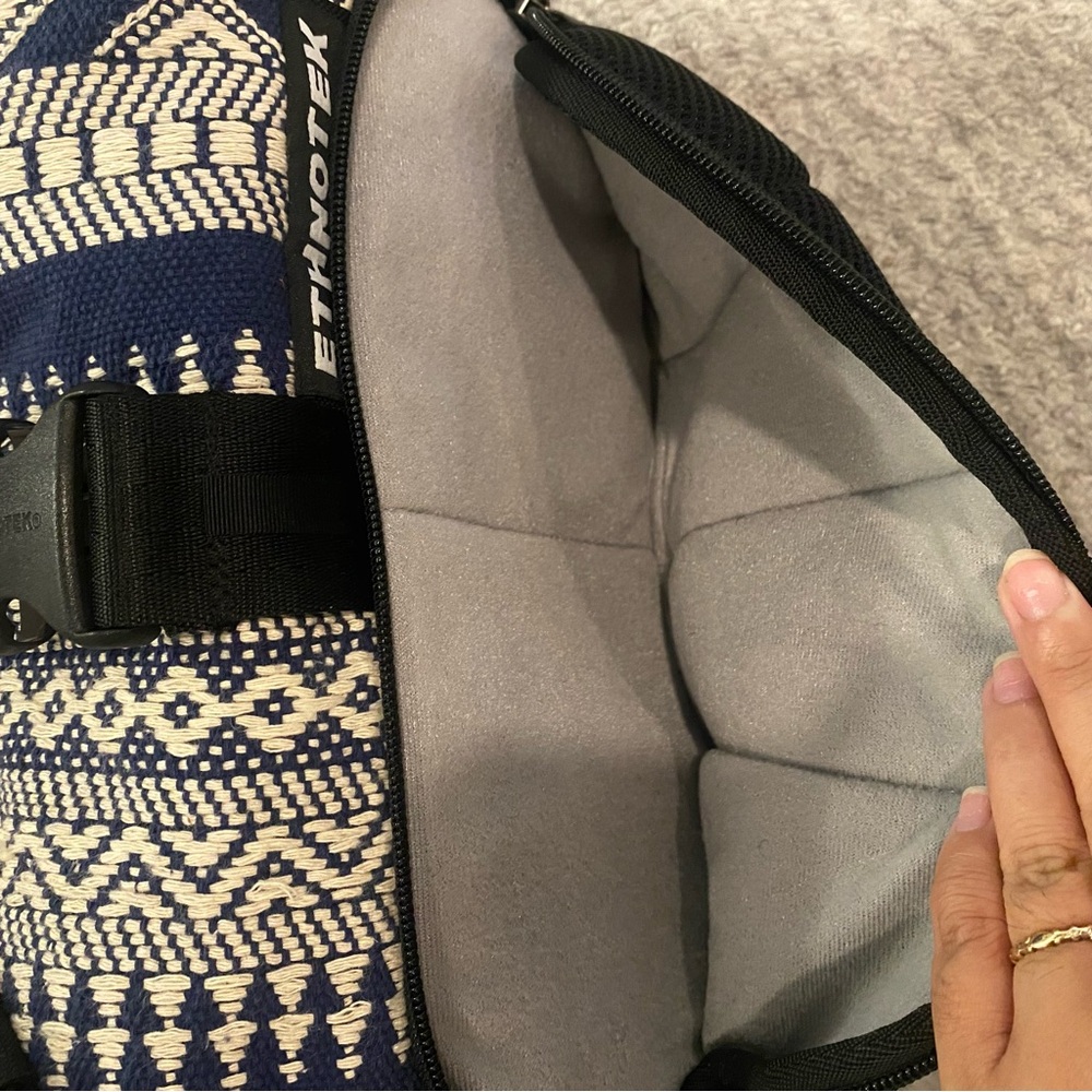 ETHNOTEK Cyclo Sling Crossbody - Picture 7 of 15